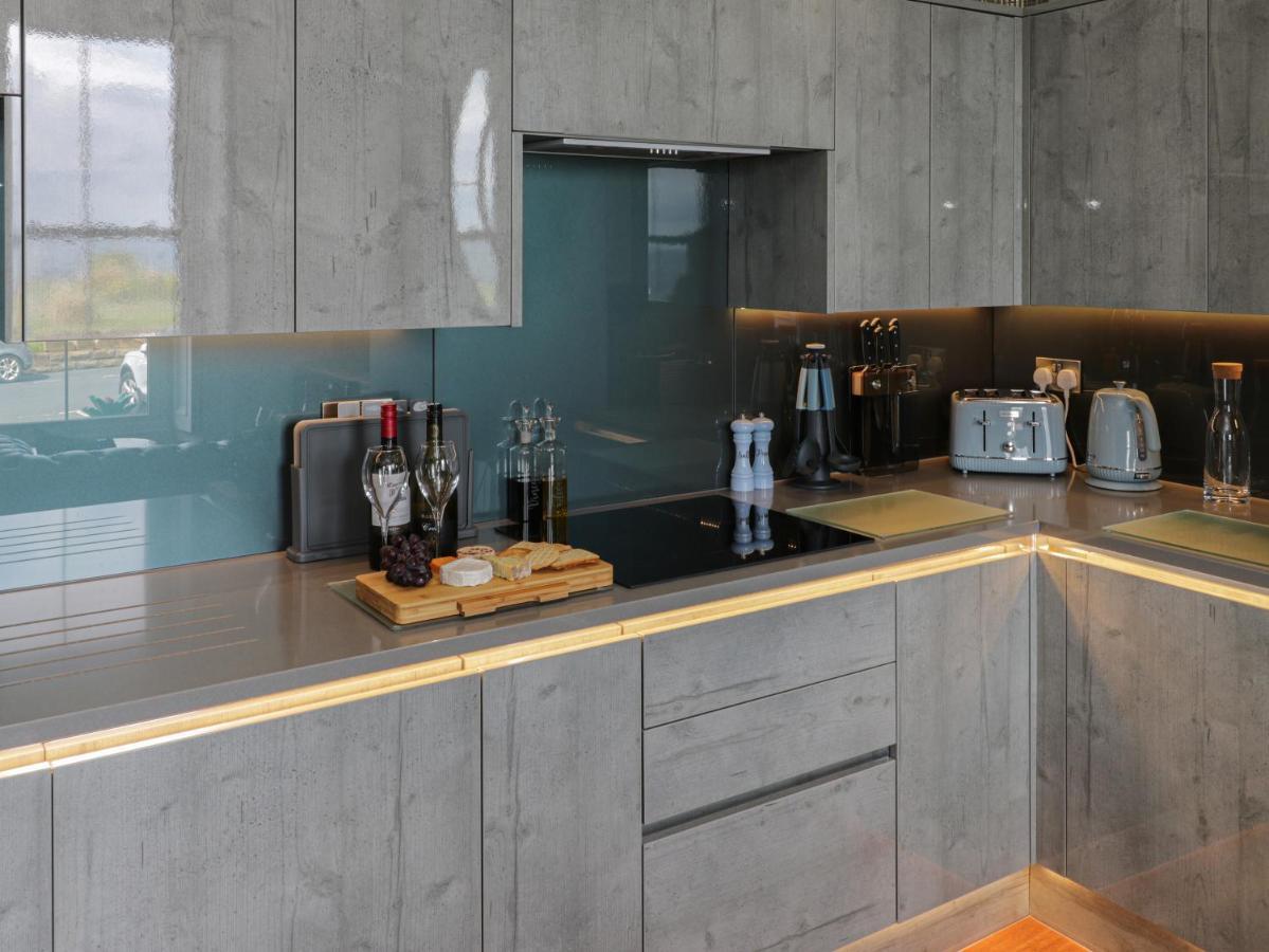 Apartament Sapphire Seas Whitby Zewnętrze zdjęcie