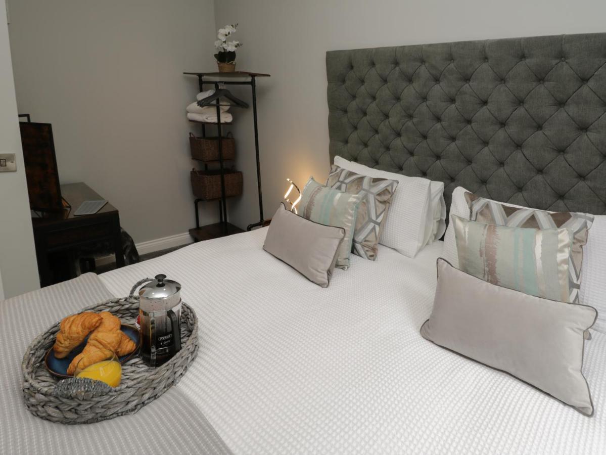 Apartament Sapphire Seas Whitby Zewnętrze zdjęcie